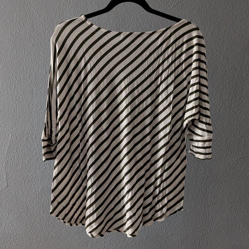 Women's Green and White Stripe Green Envelope T-Shirt Sz L - Picture 3 of 6